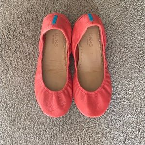 Poppy Tieks 7